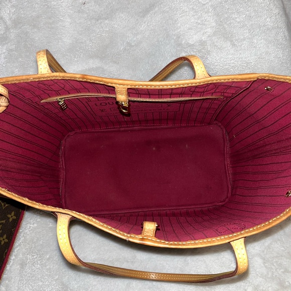 Louis Vuitton Neverfull PM with Pouch - Picture 3 of 16